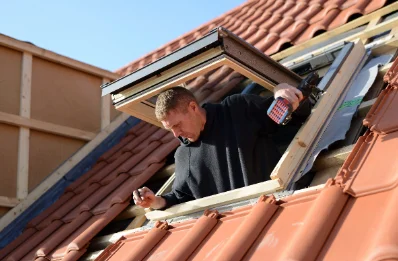 Pose de fenêtres de toit Velux à Domptail